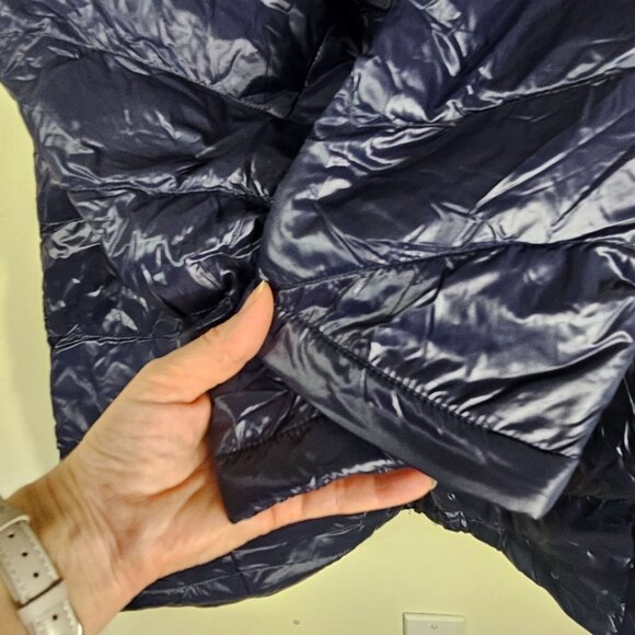 Calvin Klein Navy Quilted Puffer Medium Jacket Packable with bag. - Picture 9 of 16